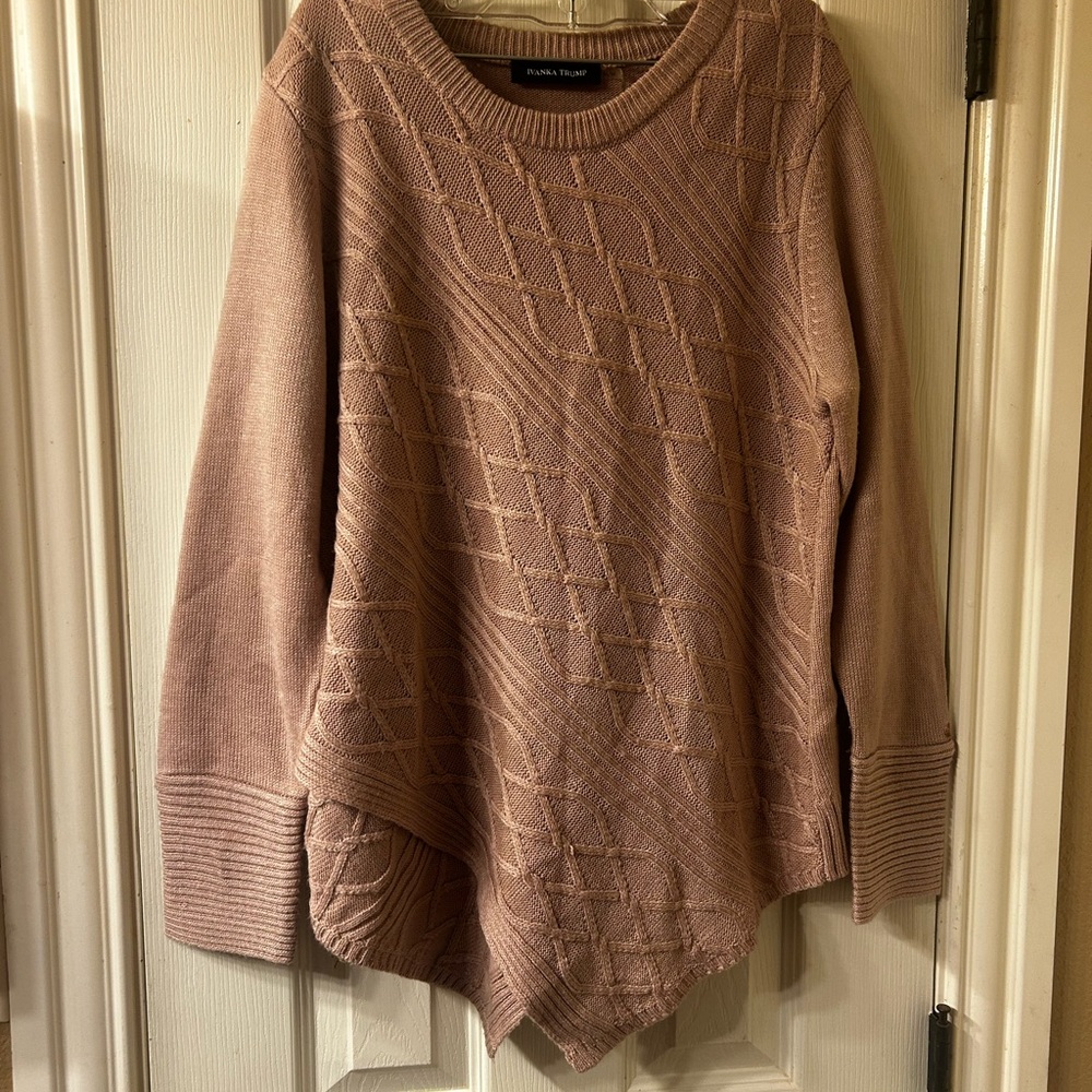 Ivanka Trump Women's Sweater - pink